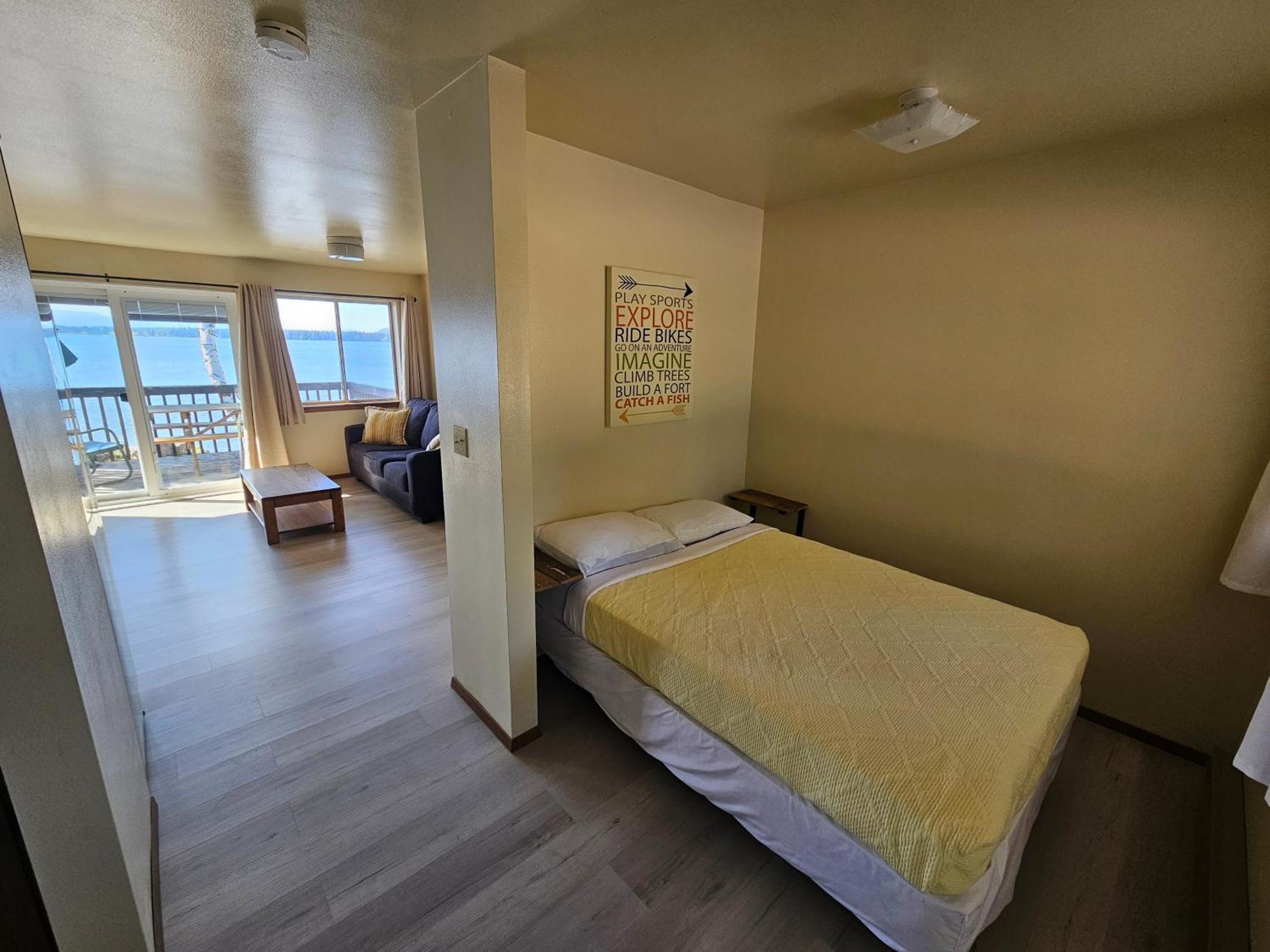Granite Point Resort Loon Lake Room photo